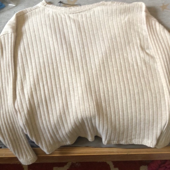 A tanish sweater super cute - Picture 2 of 2